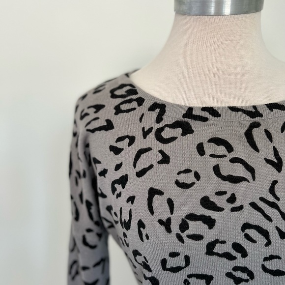 Gray/Black Cheetah Print Sweater - Picture 5 of 6